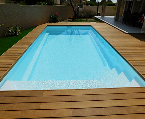Piscine coque 4m avec banquette Avignon