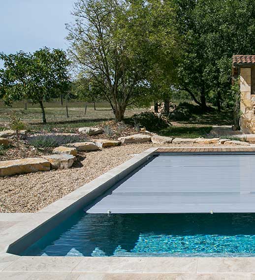 Piscine coque garantie 20 ans Vaucluse